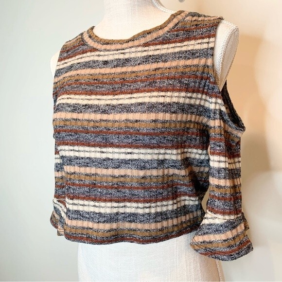 NWT BCBG Boho Y2K Open Shoulder Neutral Stiped Bell Sleeve Top S - Picture 2 of 9
